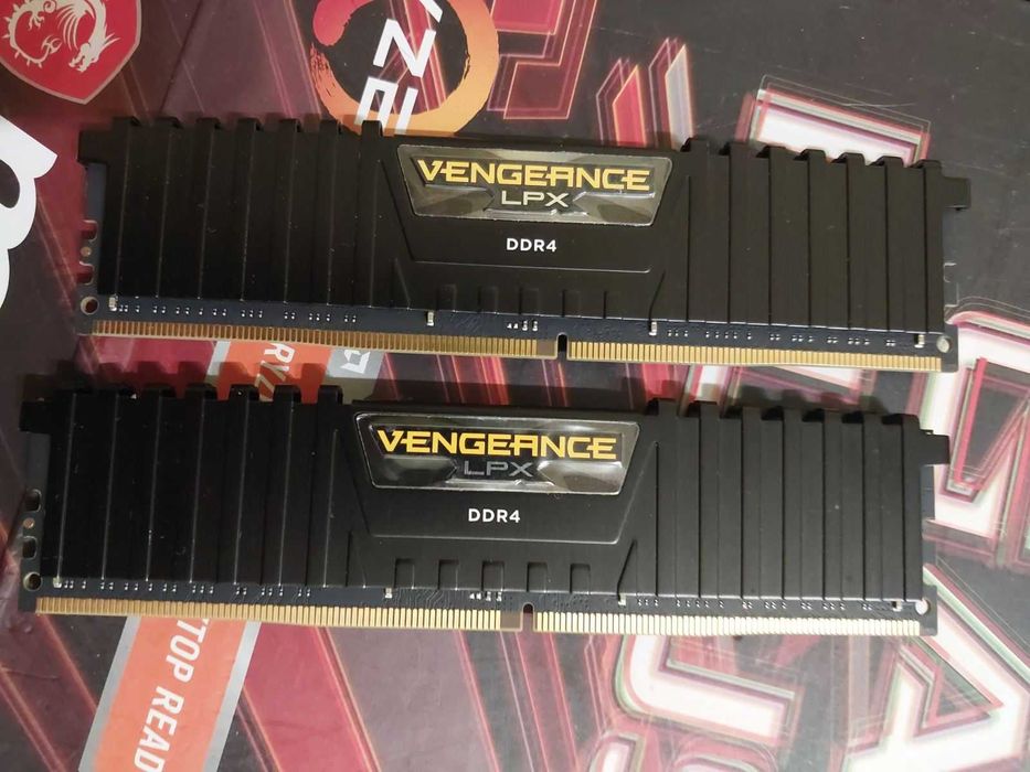 32GB DDR4 3000Mhz CL16 - Corsair Vengeance LPX