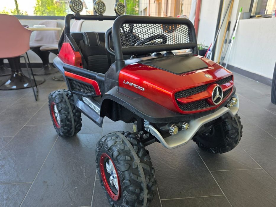 Masinuta electrica mercedes benz unimog