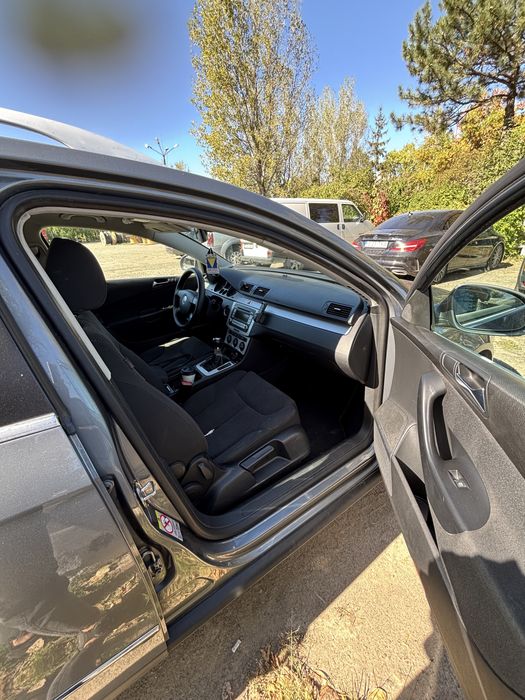 VOLKSWAGEN Passat 0 — imagine 4