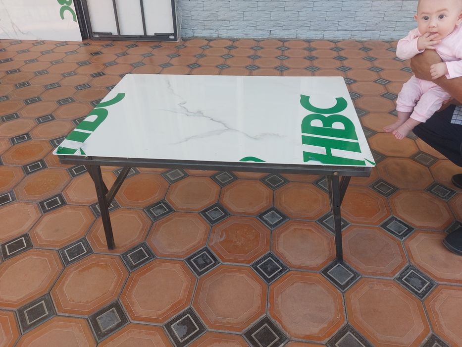 Xontaxta temir profildan. Usti plastik.