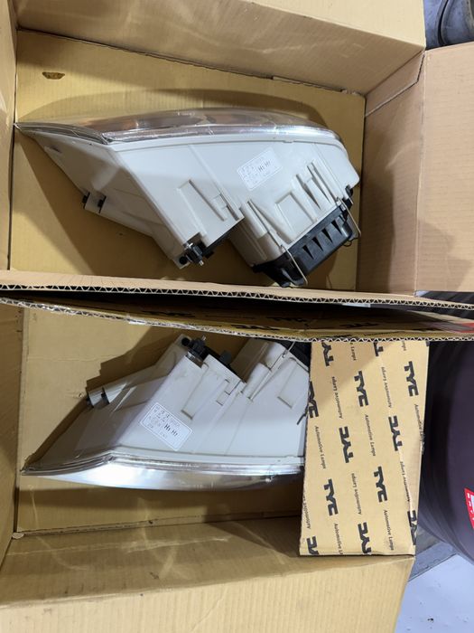 Vand faruri skoda octavia 2 noi