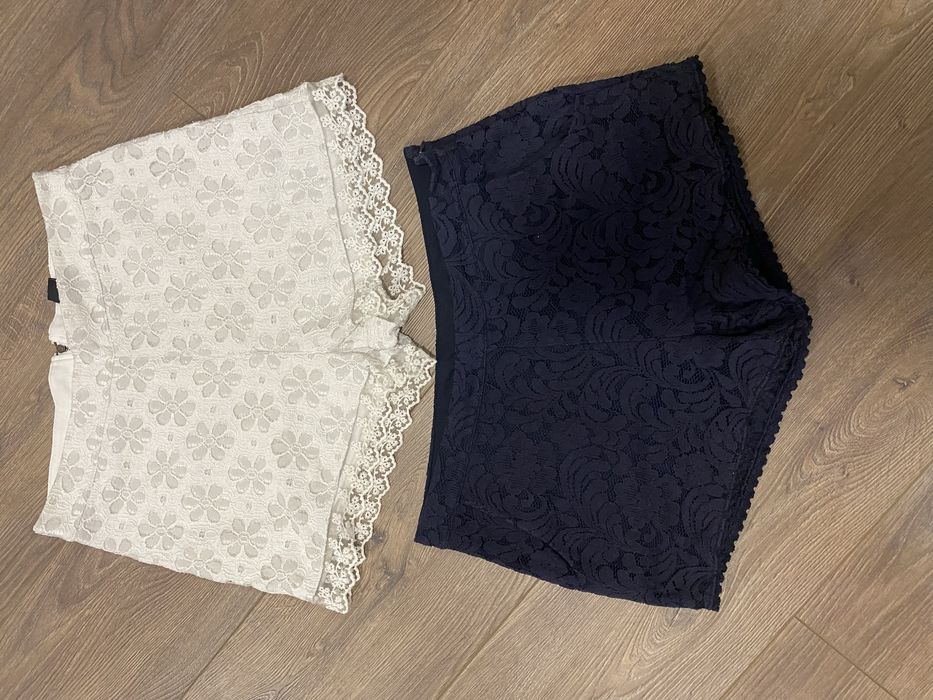 Два чифта къси гащи