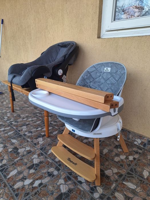 Scaun Auto și Scaun de Masă pentru Bebeluși - Stare Bună

Descr