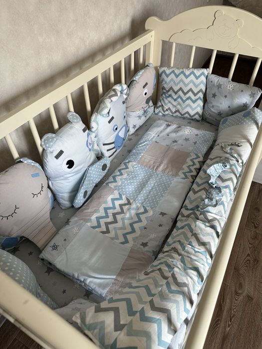 Продам манеж в хорошем состоянии