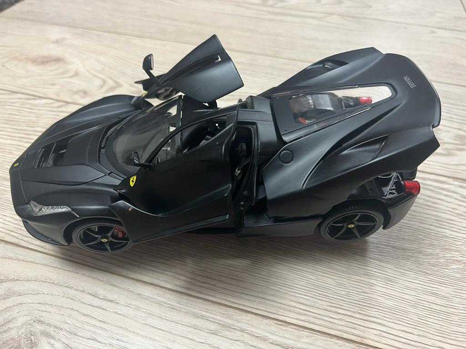 macheta Ferrari - model super deosebit din metal