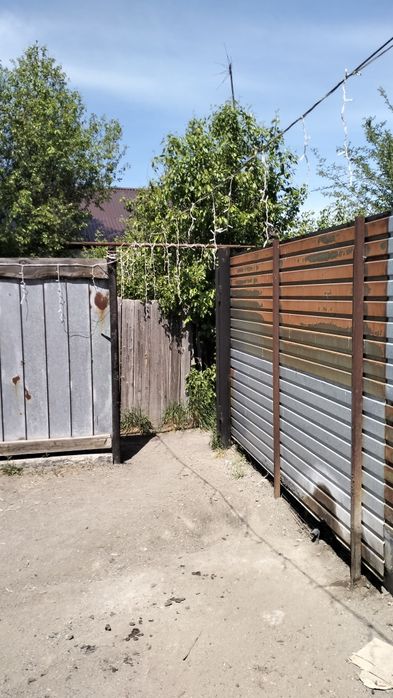 Продаётся 1/2 дома в жилом состоянии