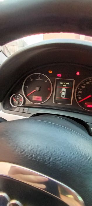 Audi a4b7  devanzare