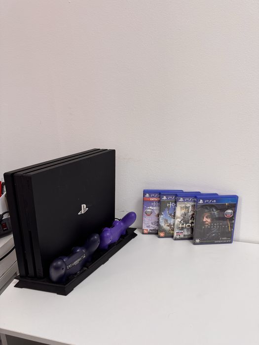 Playstation 4 Pro | 2 Геймпада | +40 игр | 4 диска