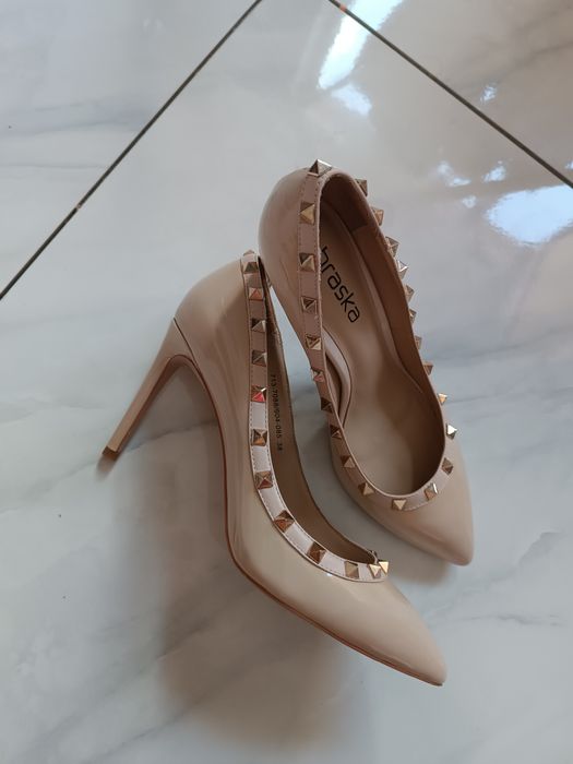 Продам туфли лаковая кожа!!!