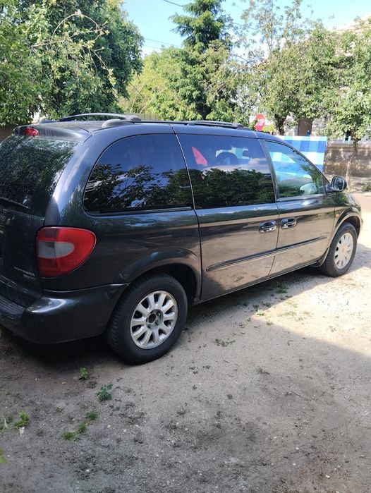 Vând Chrysler Voyager 2002