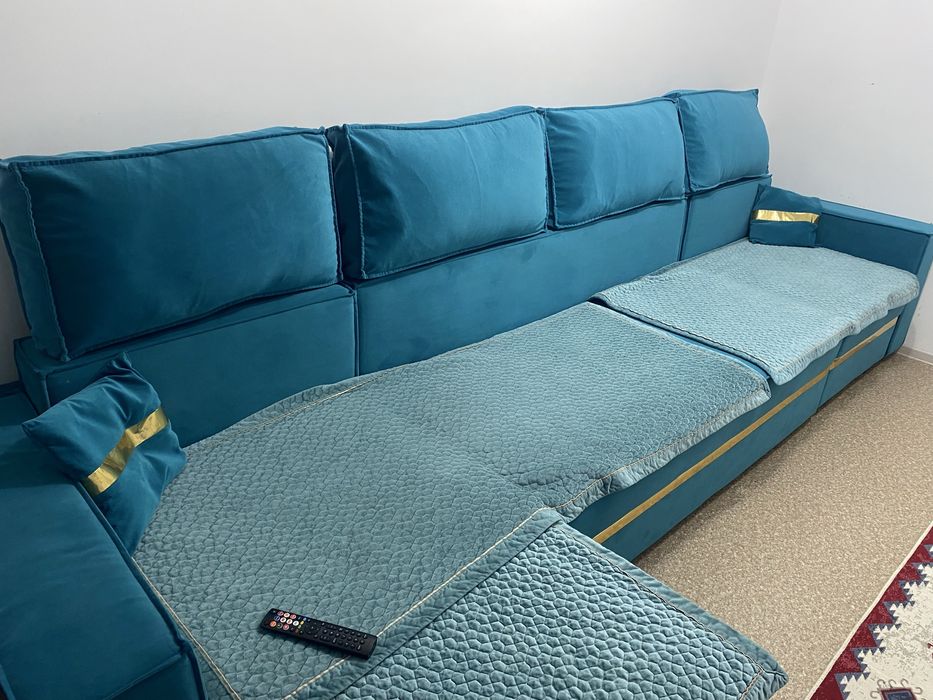 Диван угловой с пуфиком 4 метра