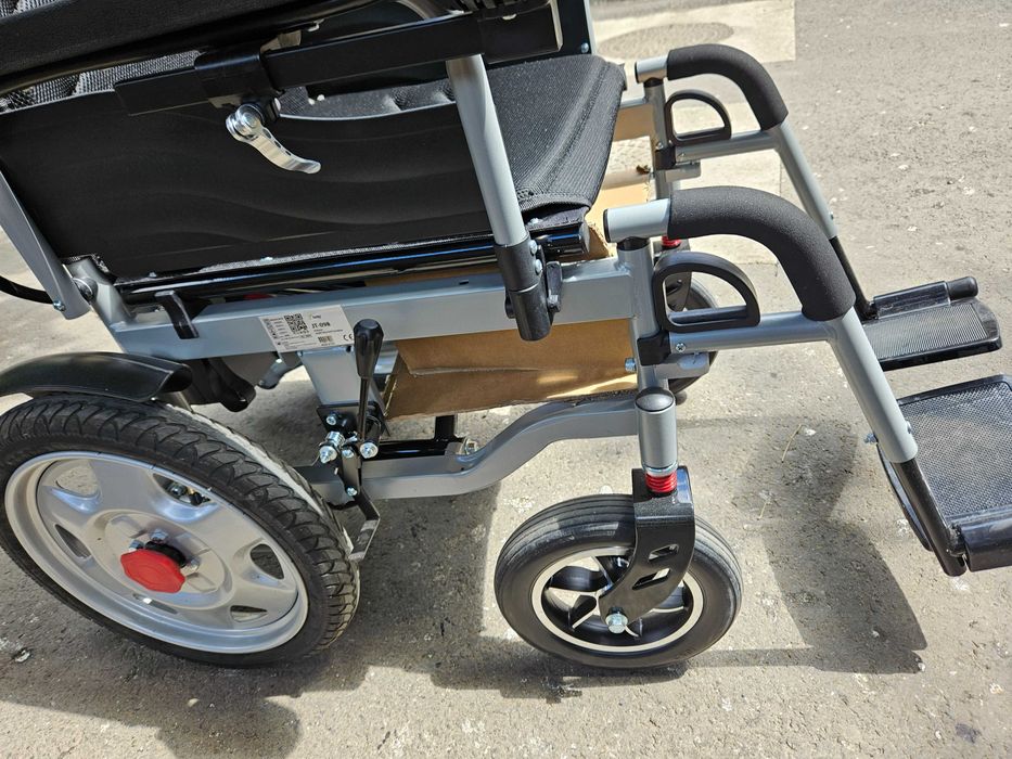 Scaun cu rotile electric pliabil