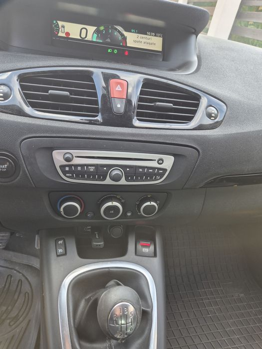 RENAULT Scenic 2011 — imagine 4