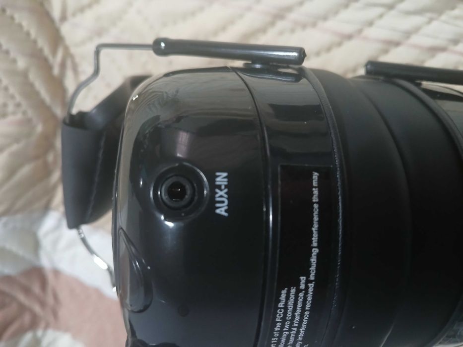 Заглушаващи слушалки F1