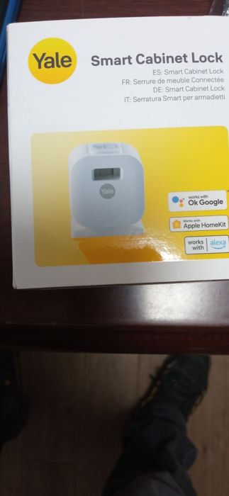 Încuietoare inteligenta pentru dulap yale