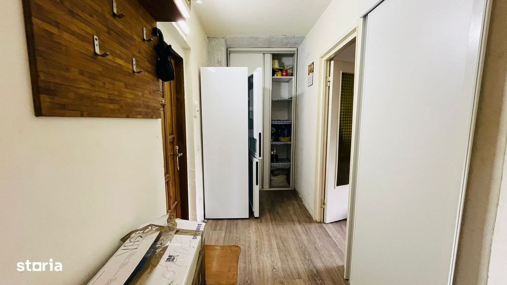 Apartament De Vanzare In Sebes, Doua Camere, Zona Centrala.