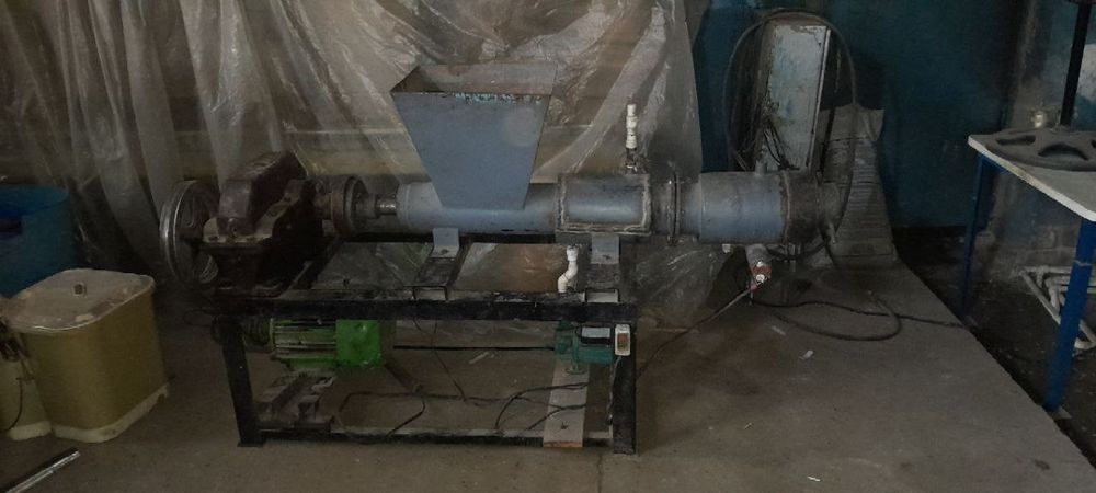 Совун апарати сотилади