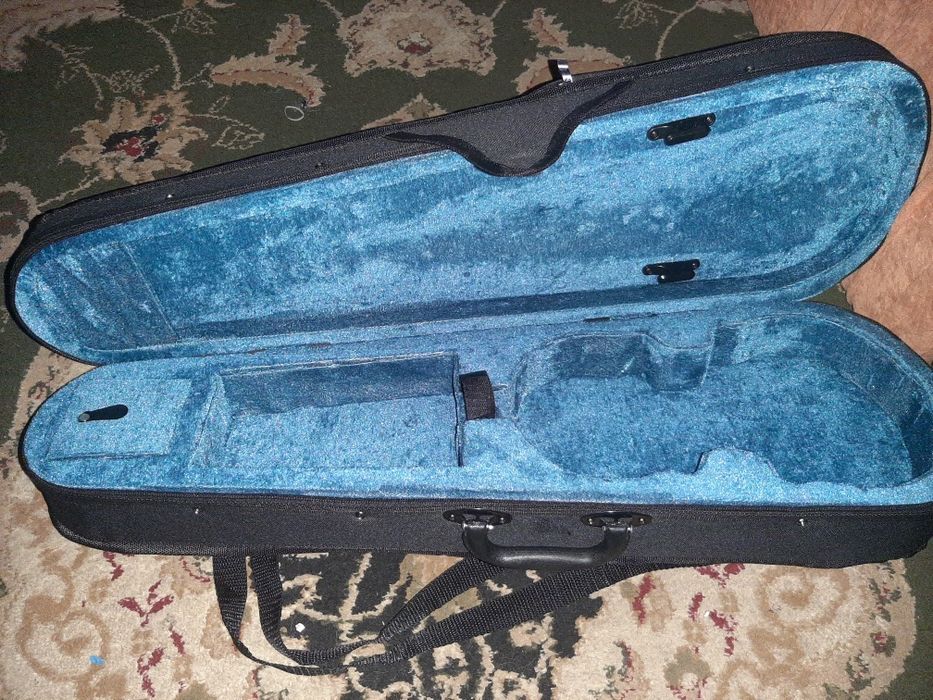 Футляр для скрипки.