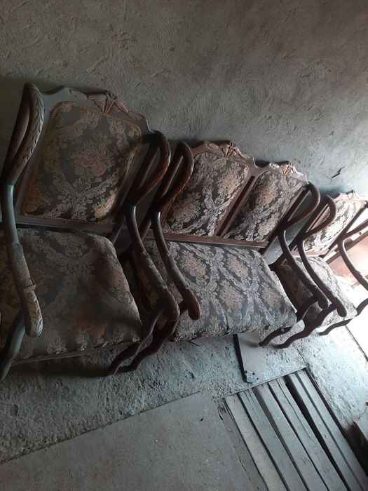 Продаётся диванчик и кресла в комплек.