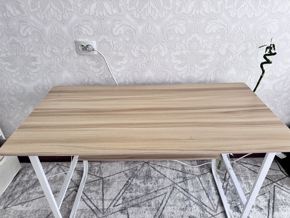 Стол письменный/компьютерный