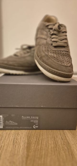 Vand Adidasi Filling Pieces