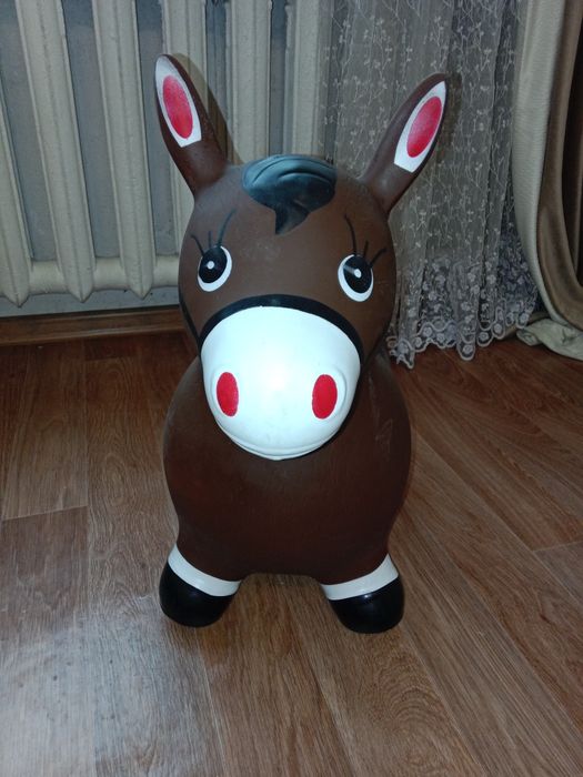 Продам детскую  лошадку