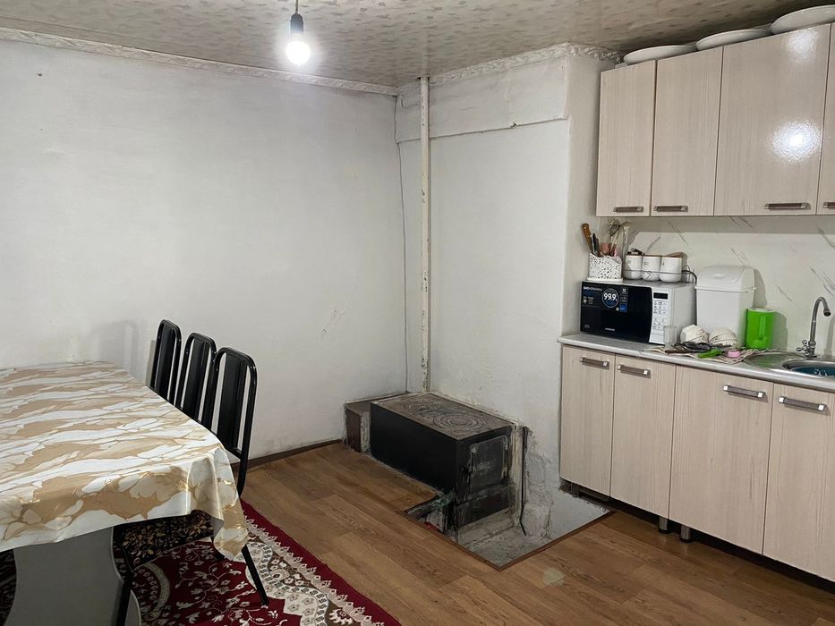 Продам дом за магазином Фламинго