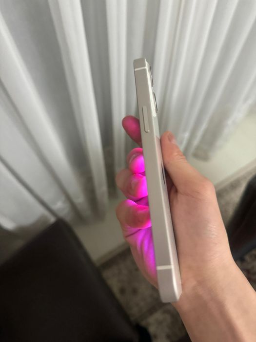 Продам айфон 13