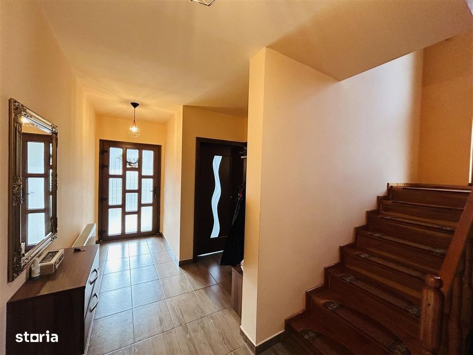 Casa individuala, 5 camere, pivnita, pod, teren 513 mp, zona linistita