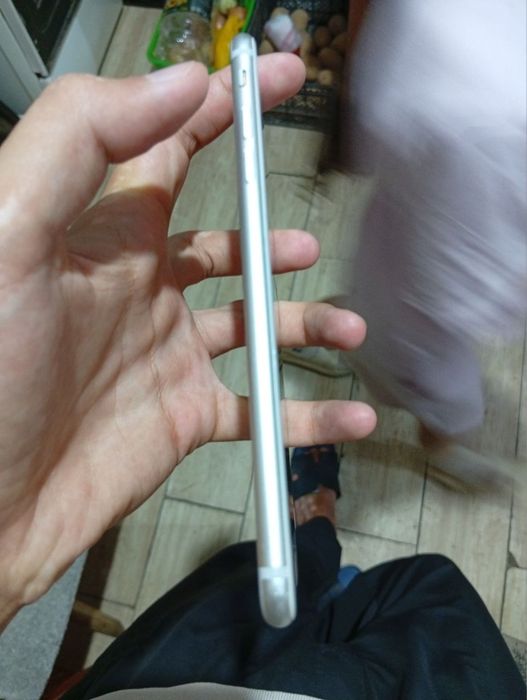 Iphone 7 plus 2 ta aybi bor 1 mikrafoni ishlamdi laekin ovoz chiqadi