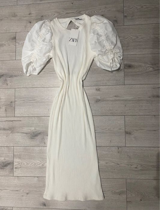 Rochie alba cu maneci gogosar