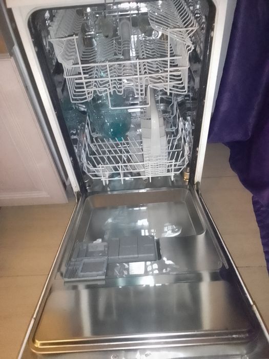 Vând mașină de spălat vase  ideală pentru un cadou