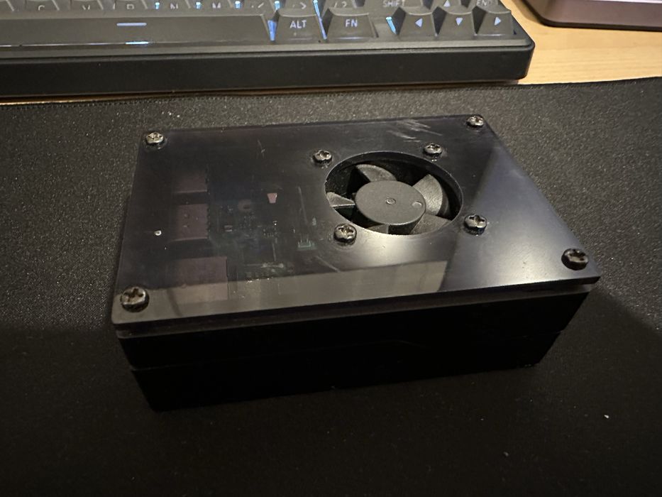 raspberry pi 4b 8gb ram + carcasa cu cooler + cablu micro hdmi