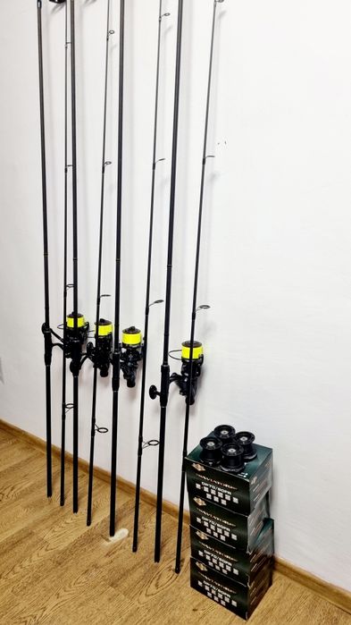 SET 4 Lansete Crap FL VIPER 3.90m 3.5 LBS + 4 Mulinete AVIATOR DP70
