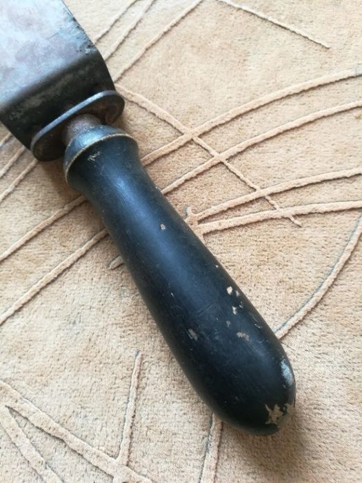 стар кожен масат над 100годишен