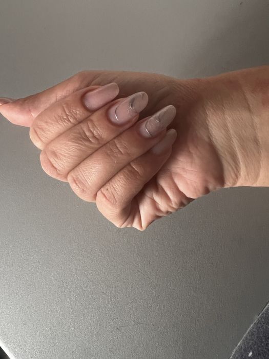 Ofet servici de manichura zona marasti