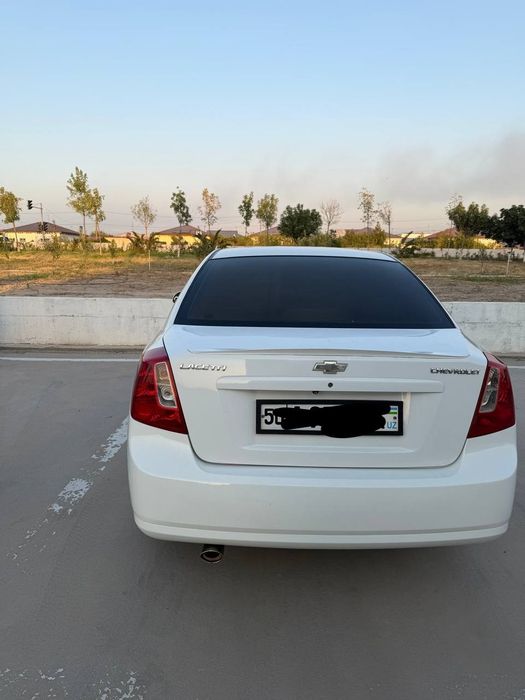 Lacetti 2010 avtomat sotladi