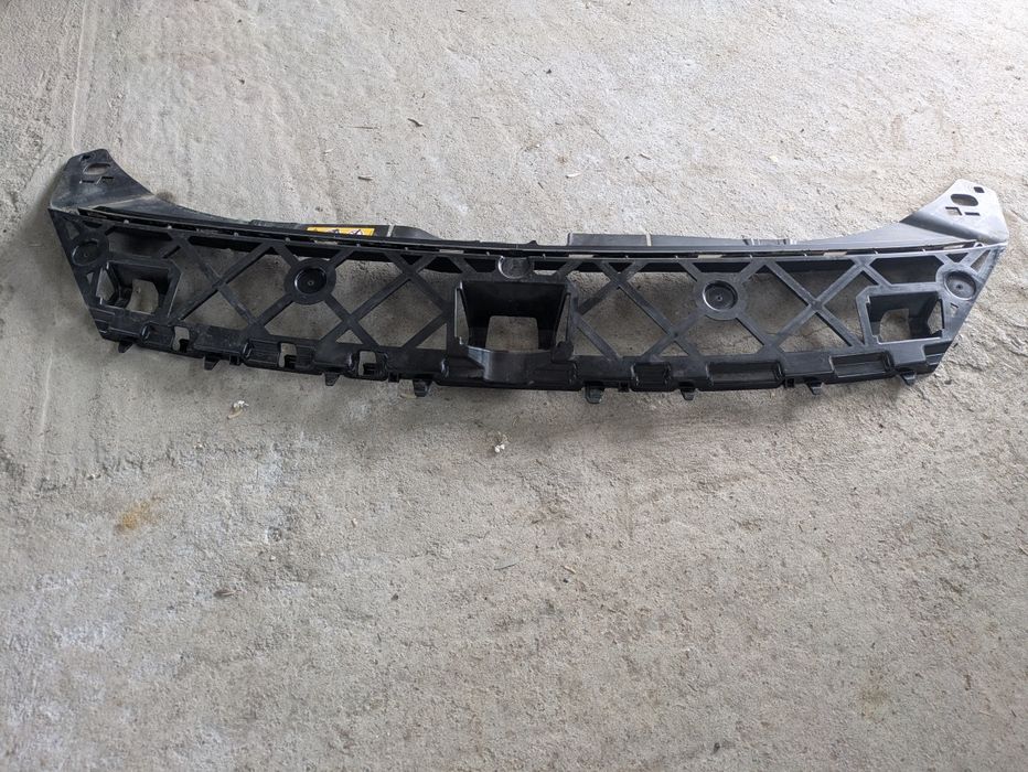Suport central mască radiator bară trager Mercedes CLA W118