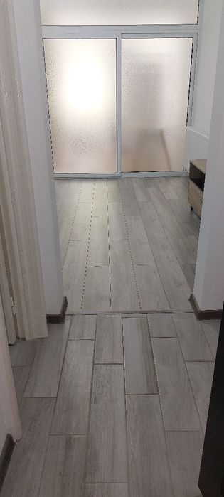 Închiriez garsoniera