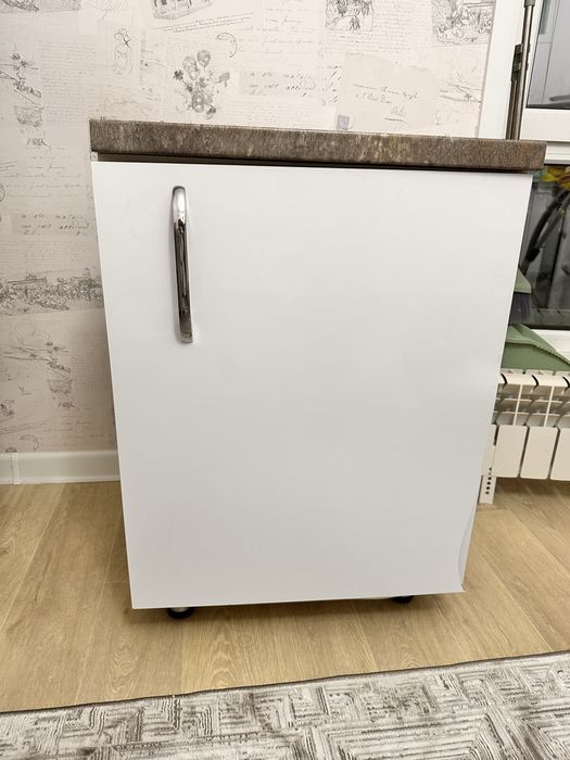 шкаф кухонный вместительный