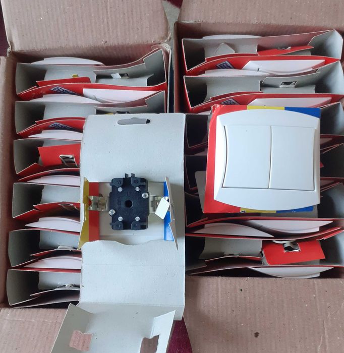 Întrerupătoare duble noi, comutatoare cap scară noi