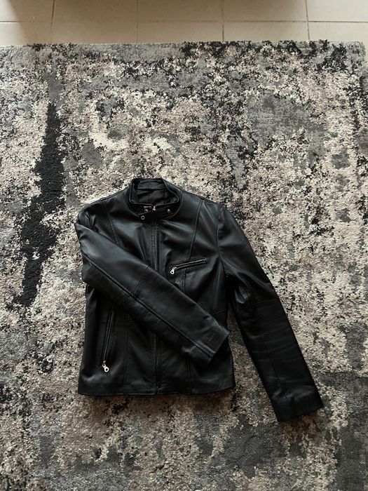 Vând geaca de piele dama noua