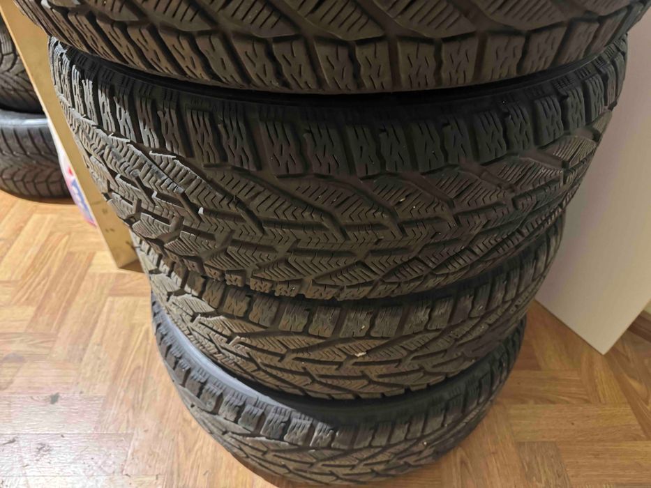 Продавам Гуми 255/55/17