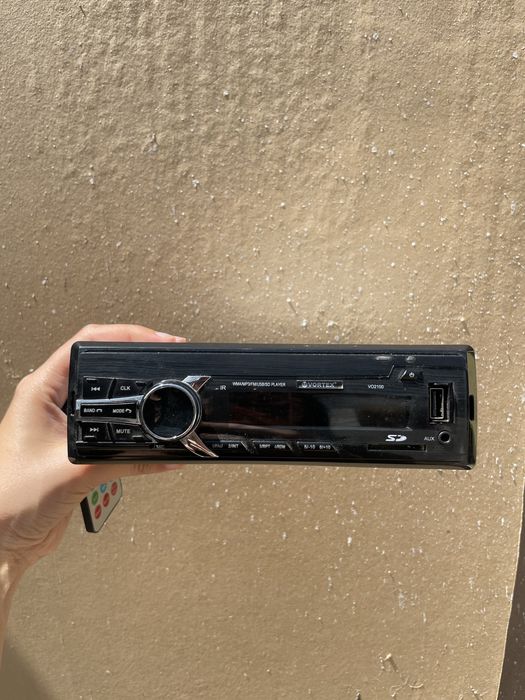Radio portabil pentru masina