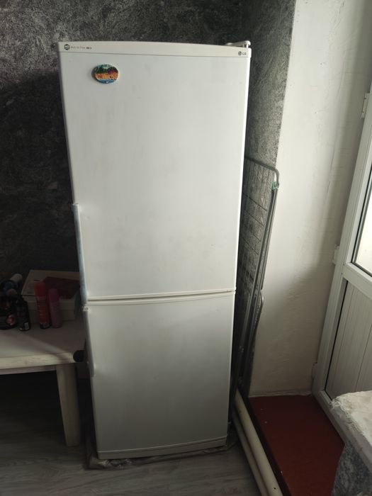 Продам холодильник LG