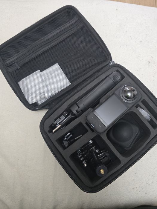 Insta 360 X3 полный комплект.