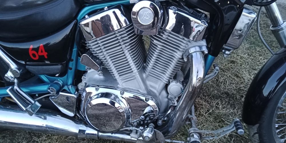 Suzuki vs 1400 Intruder