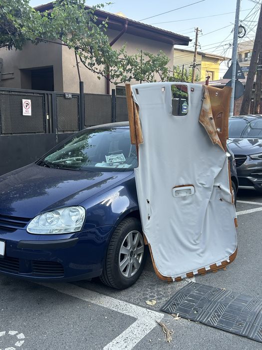 Retapițare plafon auto București Sector 4 | Alcantara, textil, steluțe & ambientale