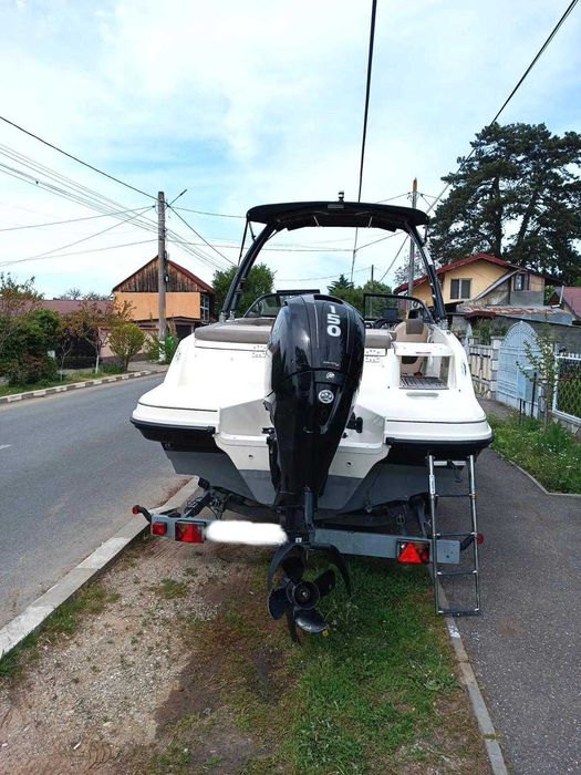 Vând Bayliner VR5