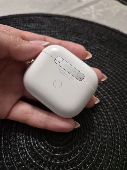 Iphone 16 128GB в гаранция + Apple Watch SE 2 + AirPods 3rd generation